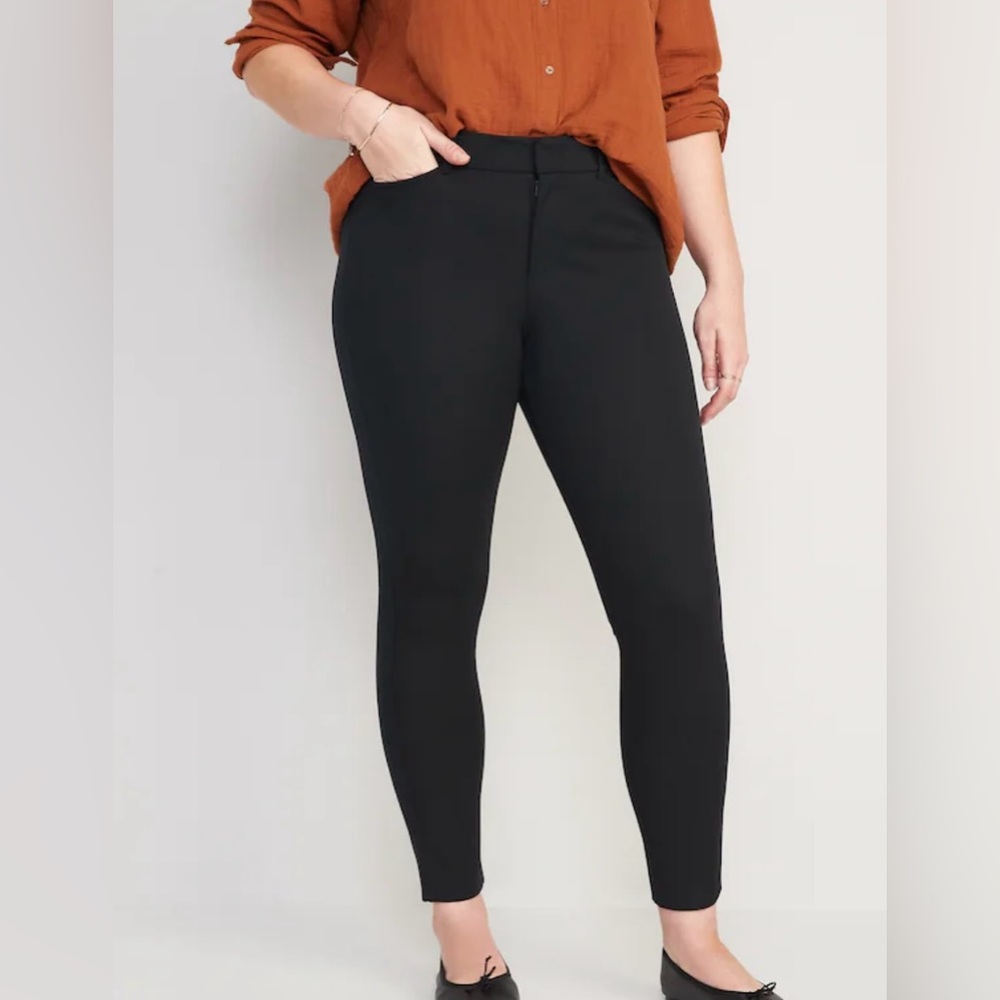 Old Navy pixie high rise pants.